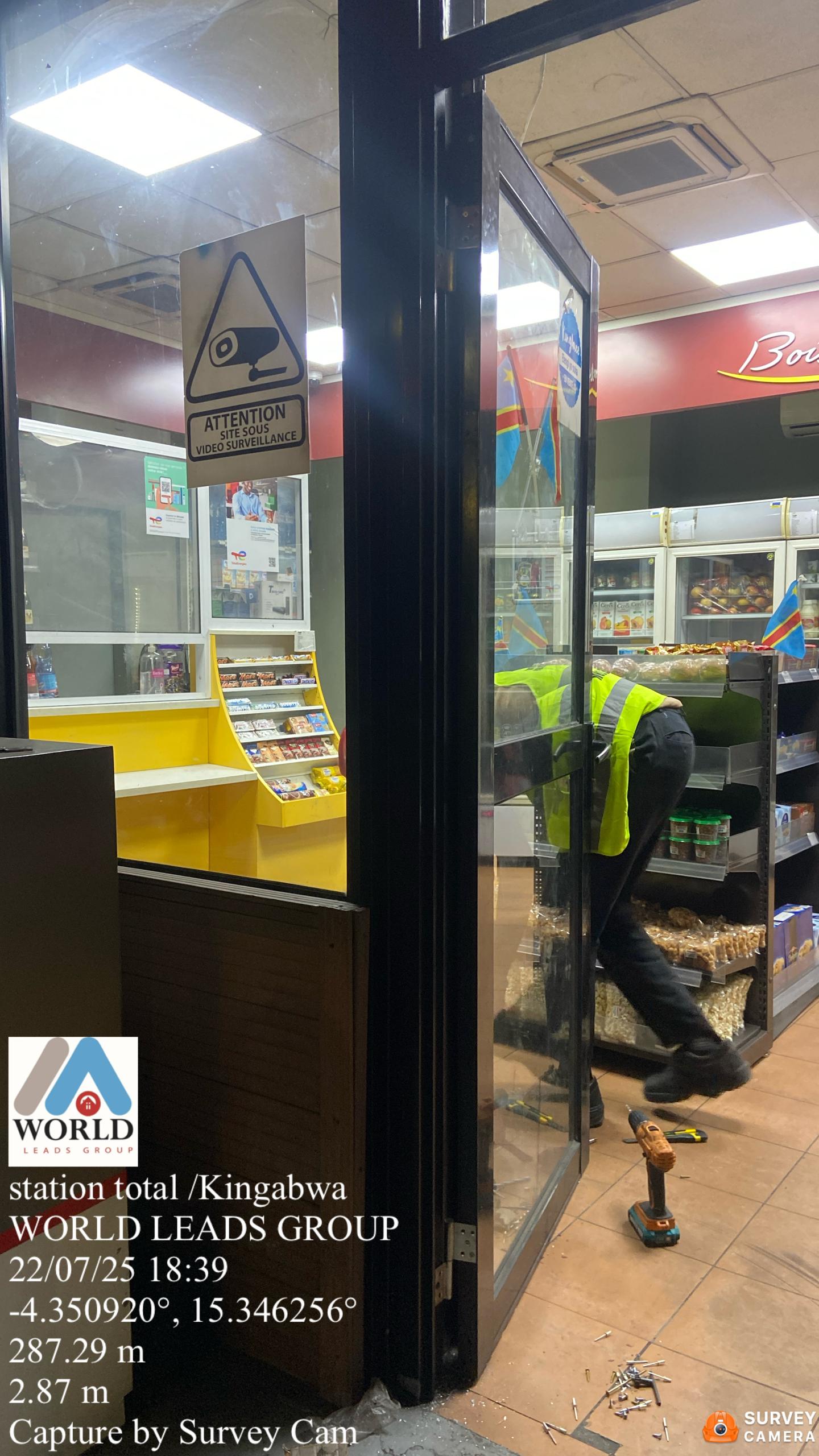 Pendant les travaux - Station-service Kingabwa - Travaux de serrurerie